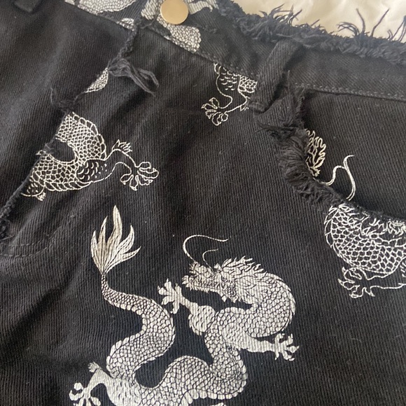 Black large size shorts with dragons on them. - Picture 3 of 5
